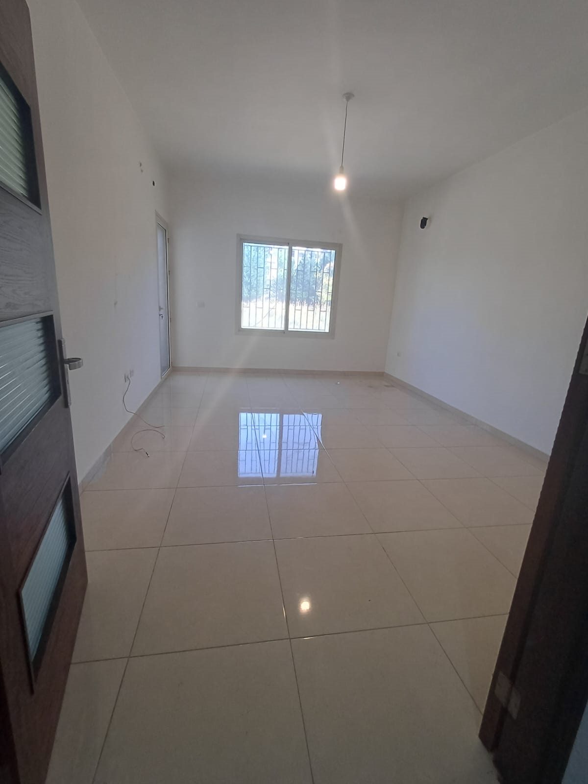 Ref (GG21.A.32)A 110 m2 apartment for sale in Maalaka, Zahle

Area: 110 m²
Floor: 1st

Features:
-2 bedrooms
-1 kitchen
-1 living & dining room
- 2 bathrooms

Amenities:
- Parking Space
- Elevator
- Brand New Building

Price: USD 80,000

Brokerage fees: 2.5 % in case of selling / 1 month rental value in case of rent. 

For more info, kindly contact us on 71 66 55 71 / 71 788 178 or message us on WhatsApp with your full name and the reference number of the property and we will contact you the soonest.

I SOLD is a member of the Real Estate Syndicate of Lebanon (REAL)

I SOLD (Lebanon), Zalka Highway, Zalka 690 Bld. 6th Floor



رسوم الوساطه في حاله البيع ٢٫٥ ٪ وقيمة شهر في حالة الإيجار 

للمزيد من المعلومات، يرجى الاتصال بنا على  (71788178)(96171665571+) أو مراسلتنا على الواتساب مع الإسم الكامل والرقم المرجعي للعقار وسنتواصل معك في أقرب وقت

شركة  ( أي سولد )  عضو في نقابه الوسطاء والاستشاريين العقاريين في لبنان	 